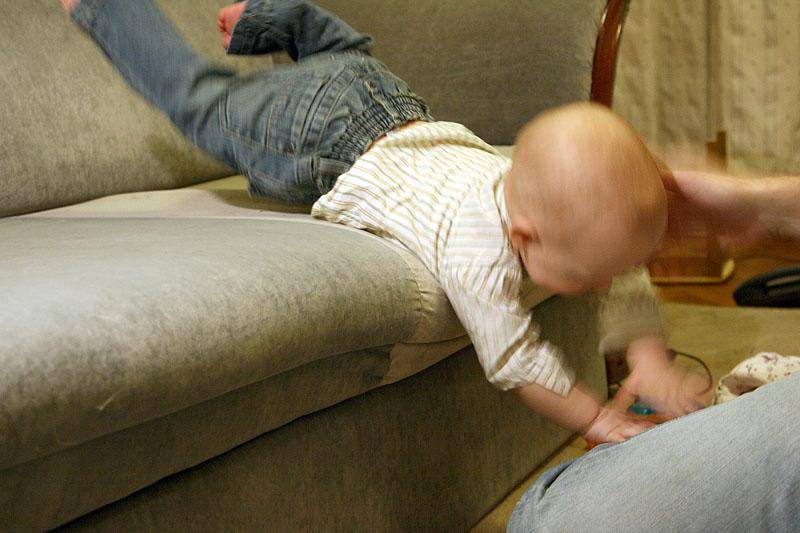 Ребенок ударился затылком: 4 правила скорой помощи, советы врача, видео