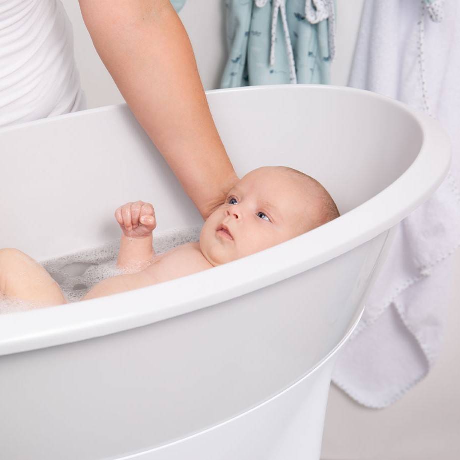 Детская ванночка: как выбрать лучшую модель. подбор размера и материала