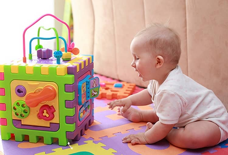 Развитие ребенка в возрасте 1 года и 8 месяцев: правильная организация режима дня и рациона питания