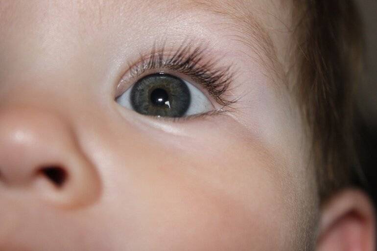 Цвет глаз у новорожденного: от чего зависит и как изменяется