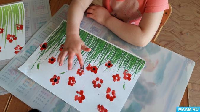 Рисование пальчиками для детей в младших группах детского сада: какие краски нужны