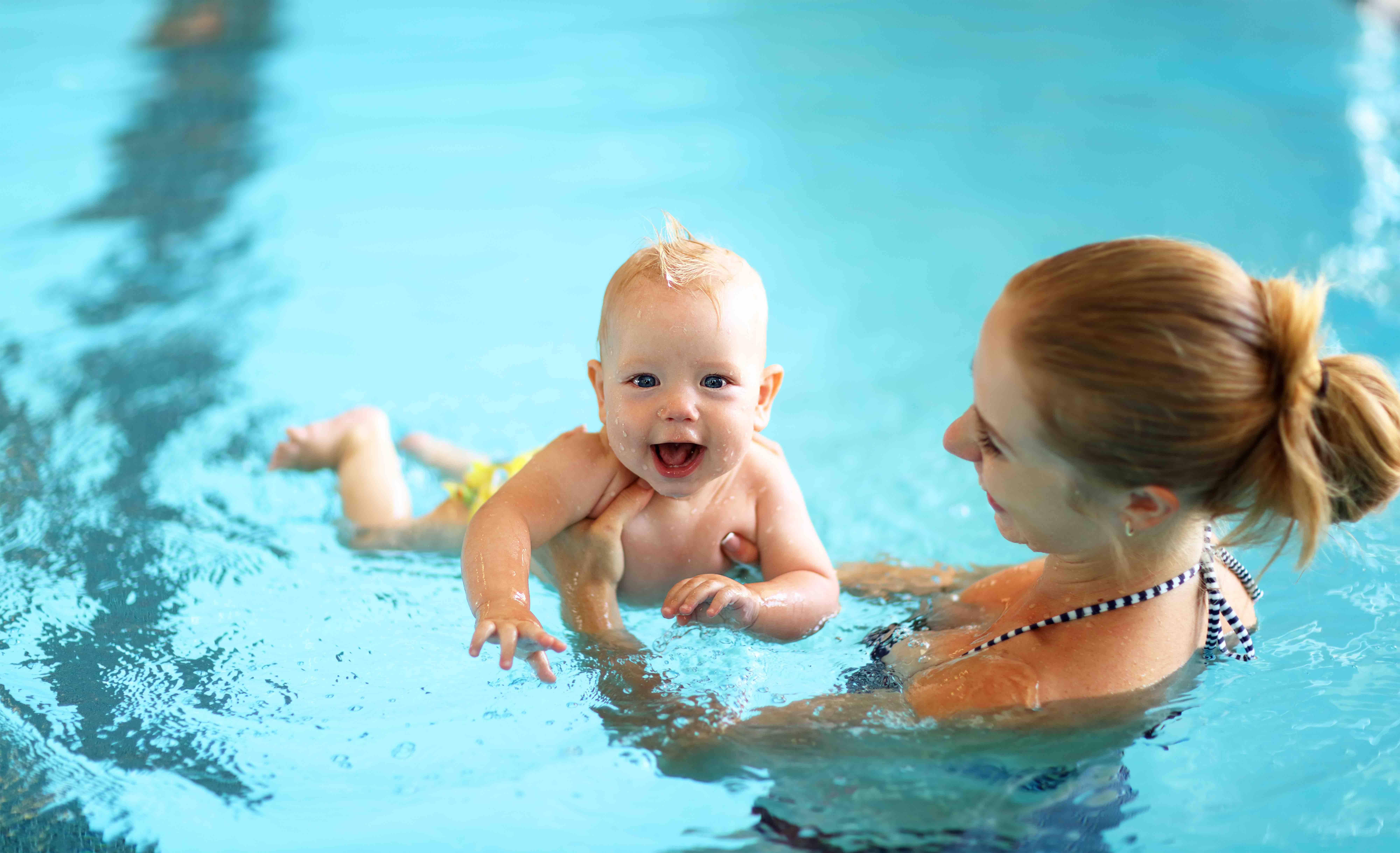 Как купать новорожденного: советы по уходу за ребенком | johnson’s®