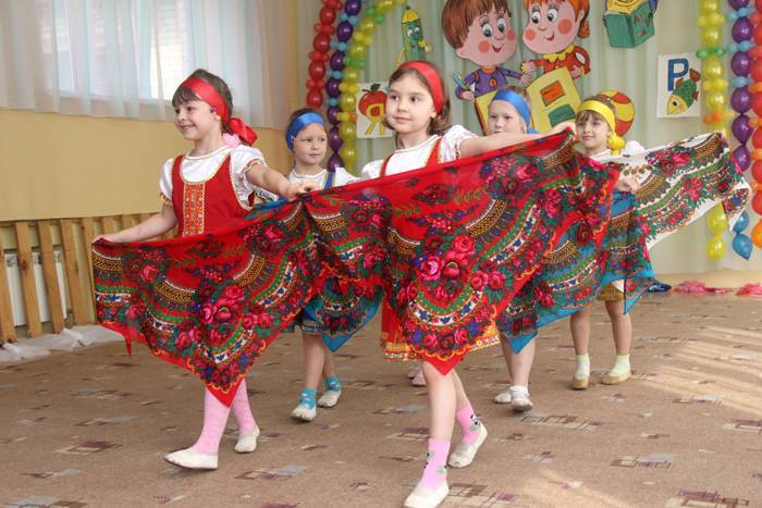 Конспект открытого доминантного музыкального занятия для старшего дошкольного возраста «знакомство с русским народным танцем»