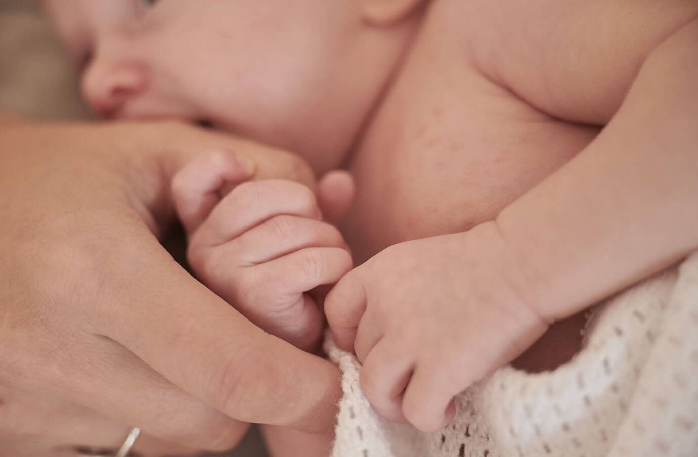 Крем и мазь от опрелостей для новорожденных: какое средство от опрелости выбрать?