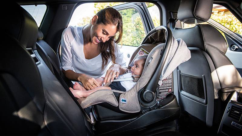 Люлька-переноска для новорожденных: автомобильное кресло для младенца в машину в лежачем положении - как закрепить автокресло, как пользоваться переносным