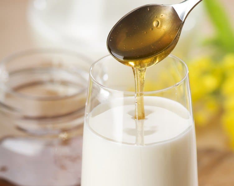 Молоко с медом от кашля: рецепты и правила приготовления