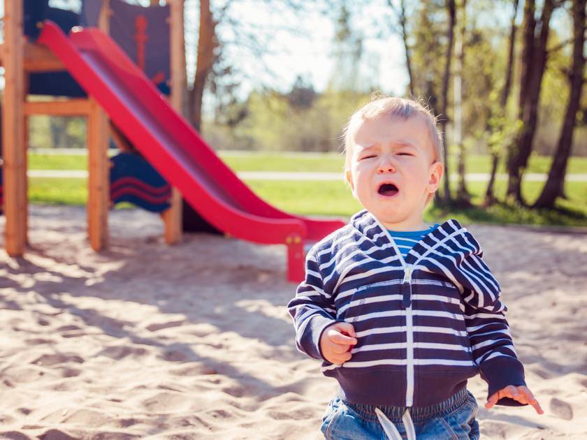 Как успокоить ребенка на детской площадке