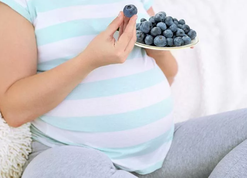 Быть сильной будучи беременной. Ягоды полезные для беременных для беременных. Голубика для беременных.