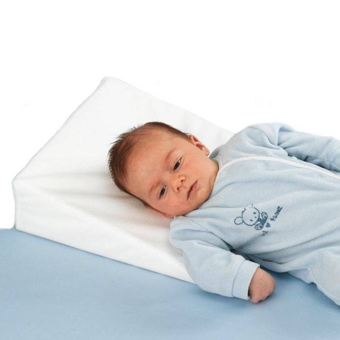 Когда детям можно спать на подушке? с какого возраста давать подушку ребенку?