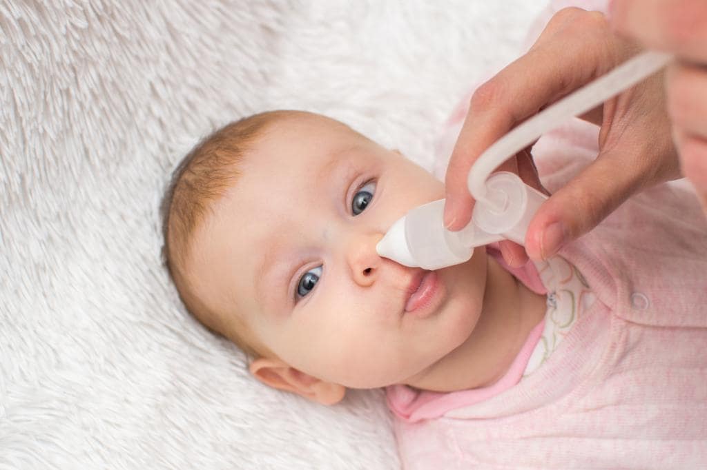 Как почистить носик новорожденному: 4 способа