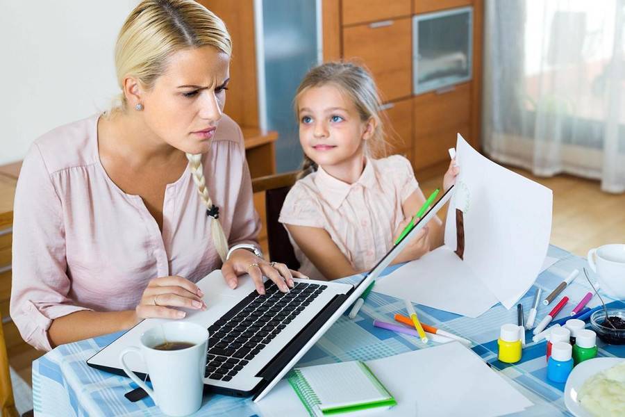 10 моментов, которые должны учитывать мамы, работающие дома