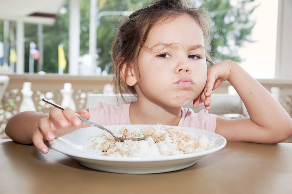 Переедание у детей, проблемы с пищеварением у ребенка: симптомы и лечение
