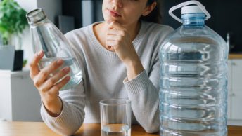 На что смотреть перед заказом негазированной воды