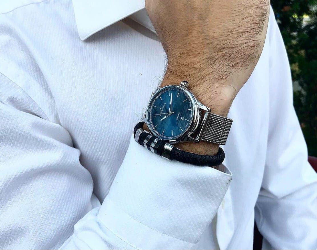 На какой руке носят часы мужчины: можно ли на правой руке? | лайфхакни