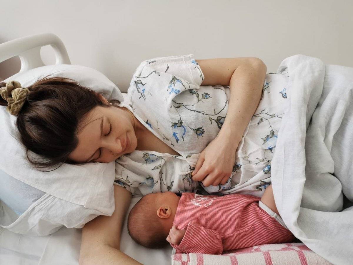 Как обращаться с новорожденным — советы родителям