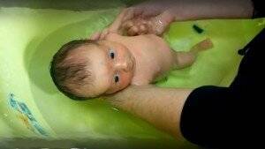 Ромашка для купания новорождённых: как заваривать и сколько добавлять