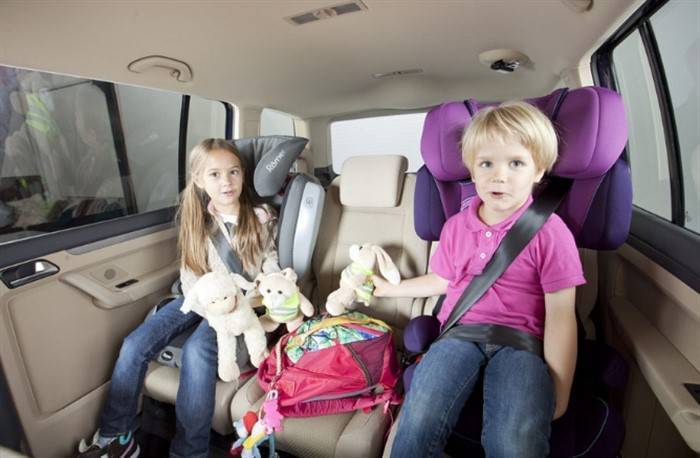 Чем занять ребенка в поездке в машине
