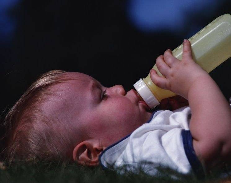 Как отучить ребенка пить ночью из бутылочки