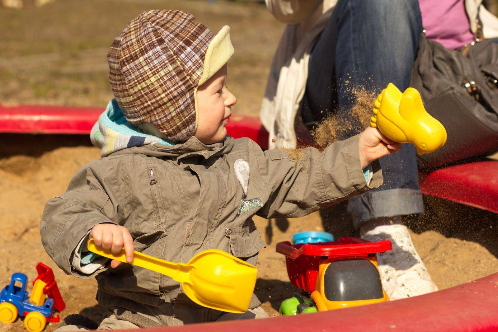 Как уйти с детской площадки без слёз и истерик – растем и развиваемся вместе с мамой!