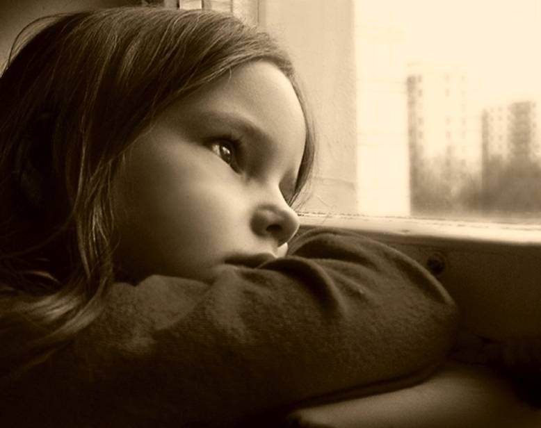 Не бросайте ребенка плакать в одиночестве