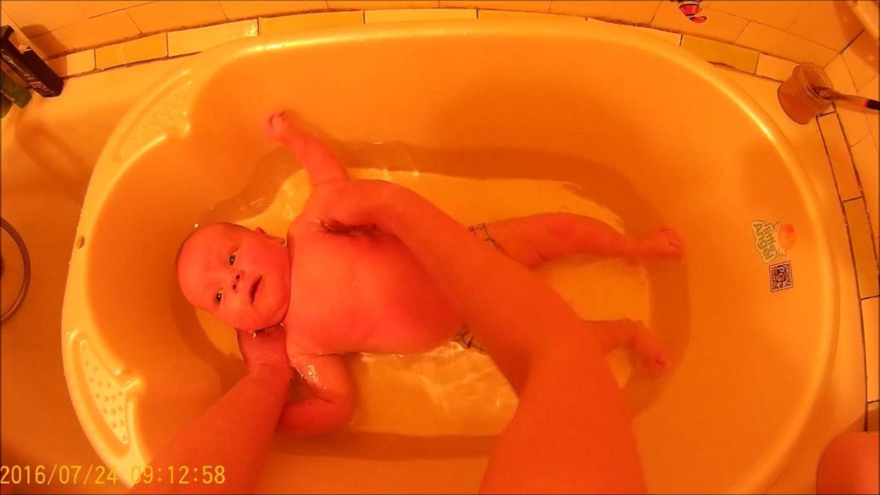 Ромашка для купания новорожденных: как правильно заваривать и купать малыша?