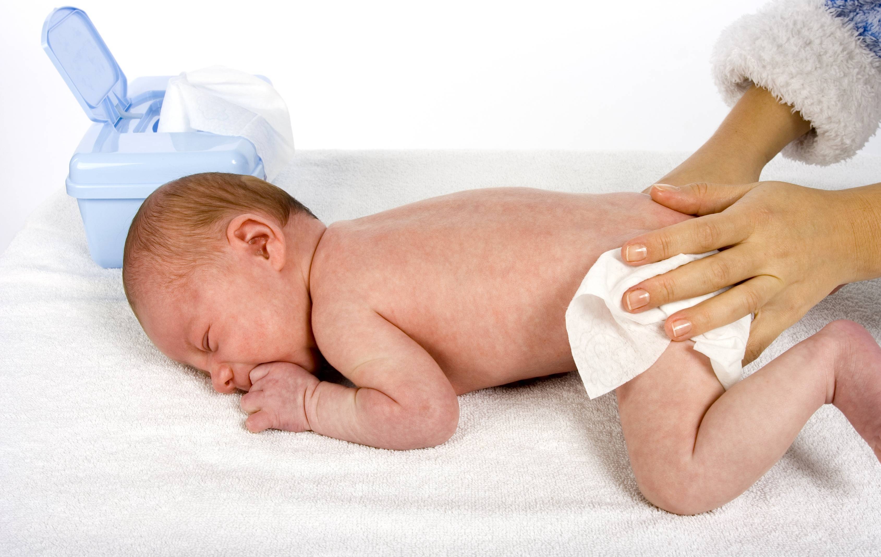 Как ухаживать за кожей новорожденного ребенка: особенности правильного ухода