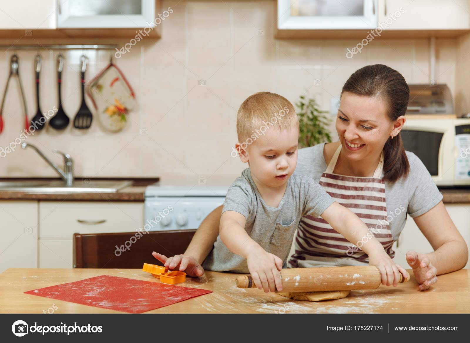 Современной маме. развивающие игры с детьми на кухне