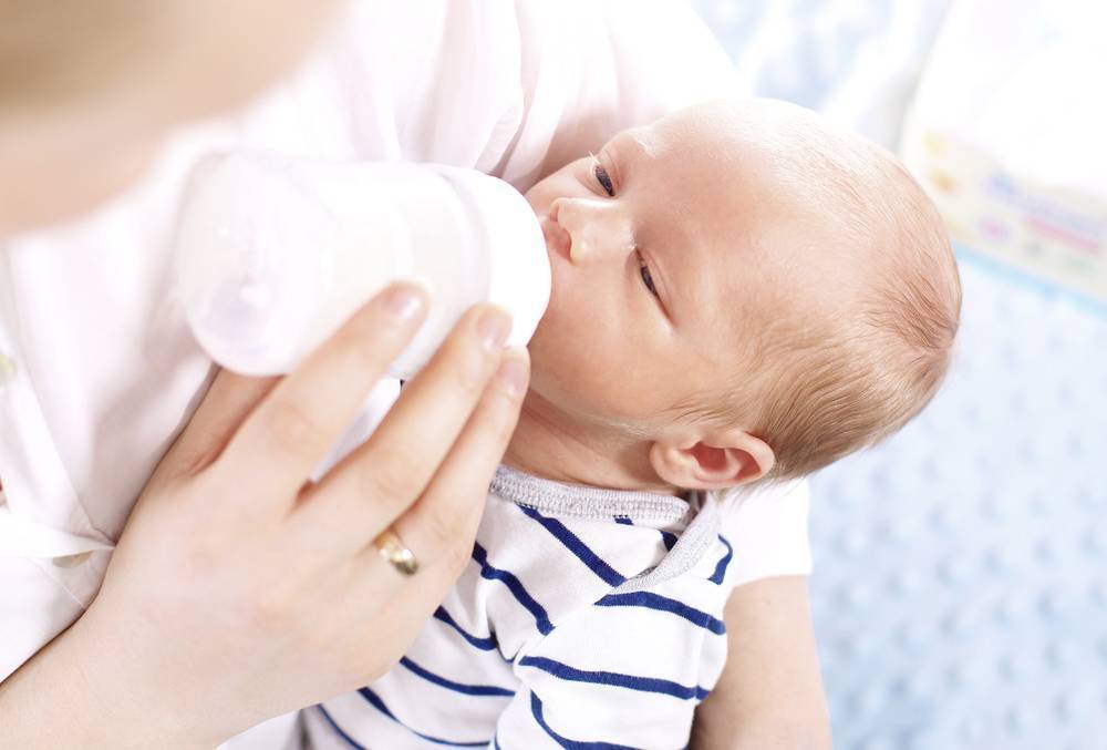  как приучить ребенка к бутылочке со смесью: советы для родителей