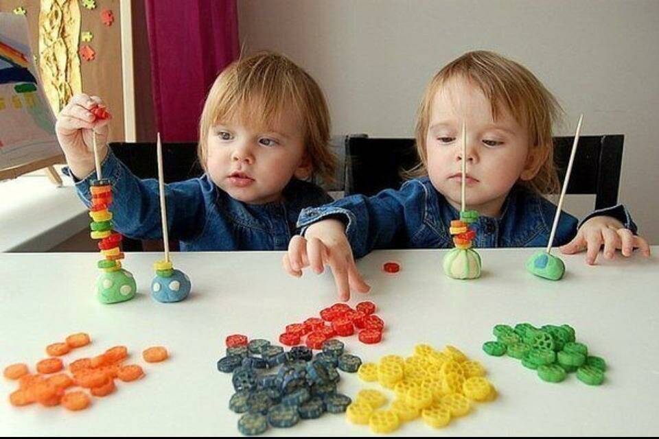 Во что играть с 2–3-летним малышом в домашних условиях