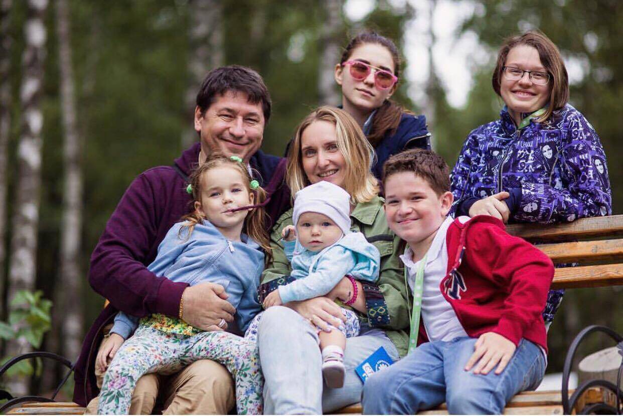Лариса Суркова семья