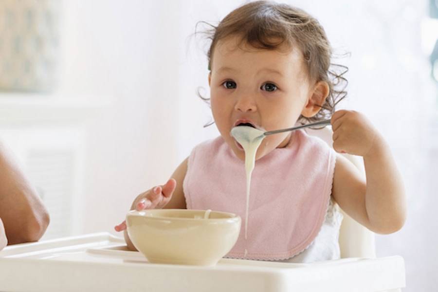 Как научить своего малыша кушать самостоятельно