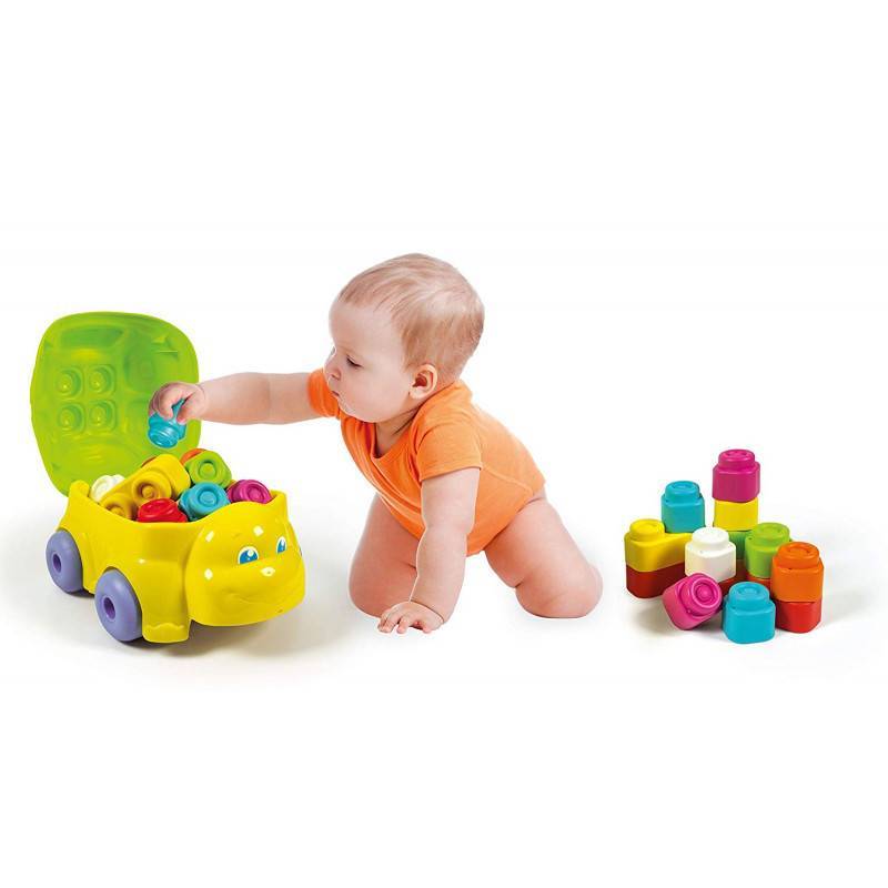 Какие игрушки нужны ребенку в 1 месяц и до года: примеры игрушек, советы детского психолога
