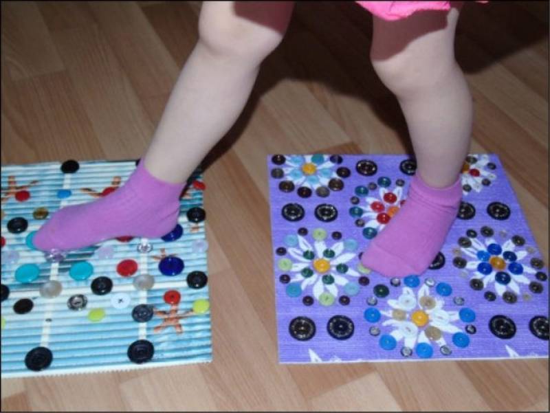 Использование ортопедического массажного коврика для профилактики и лечения плоскостопия у детей