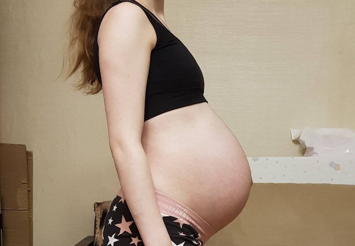 Забеременела в 8. 8 Месяц беременности. Живот на 8 месяце беременности. Живот беременных на 8 месяце. Живот на 9 месяце беременности.