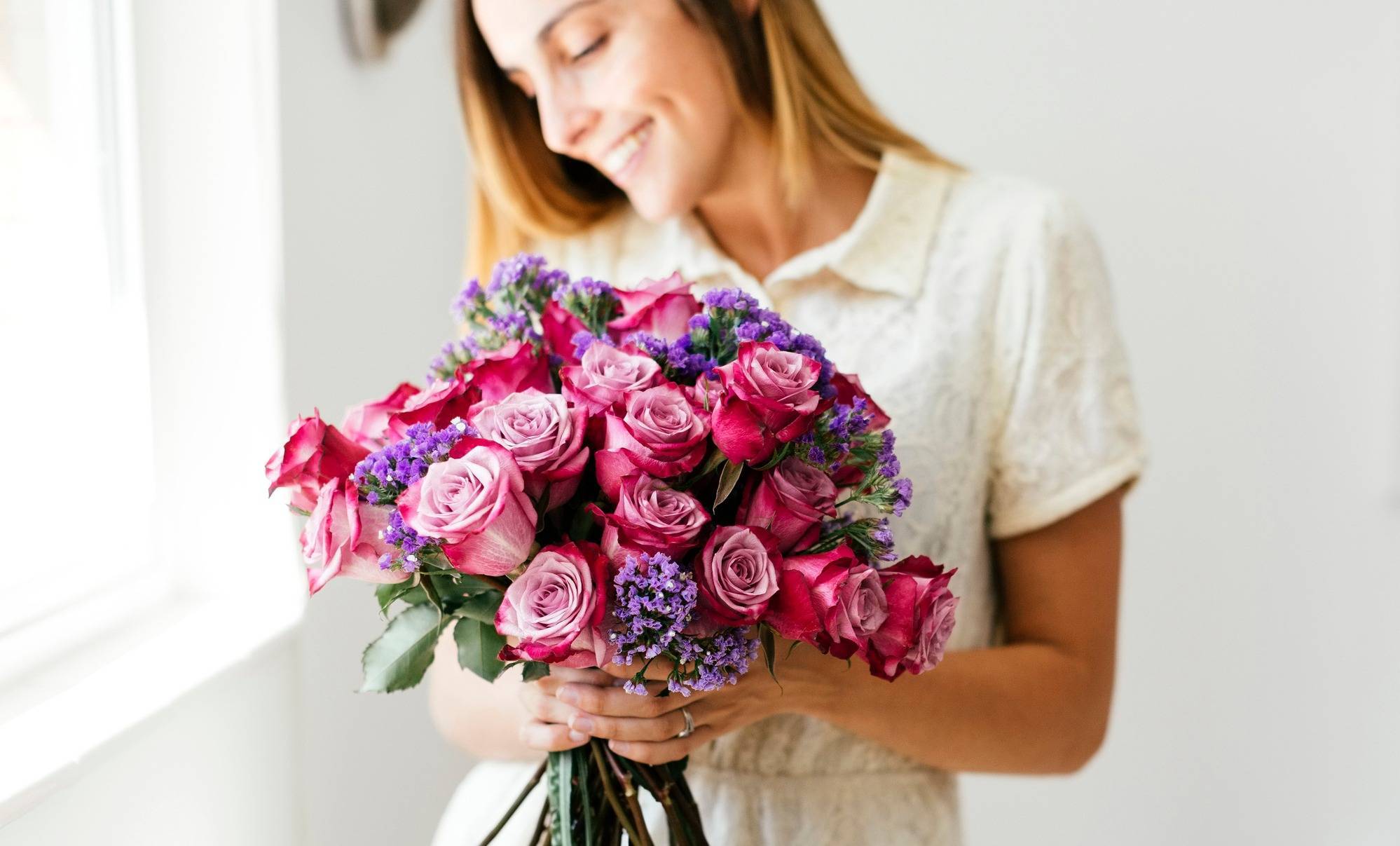 Как правильно дарить цветы согласно этикету
