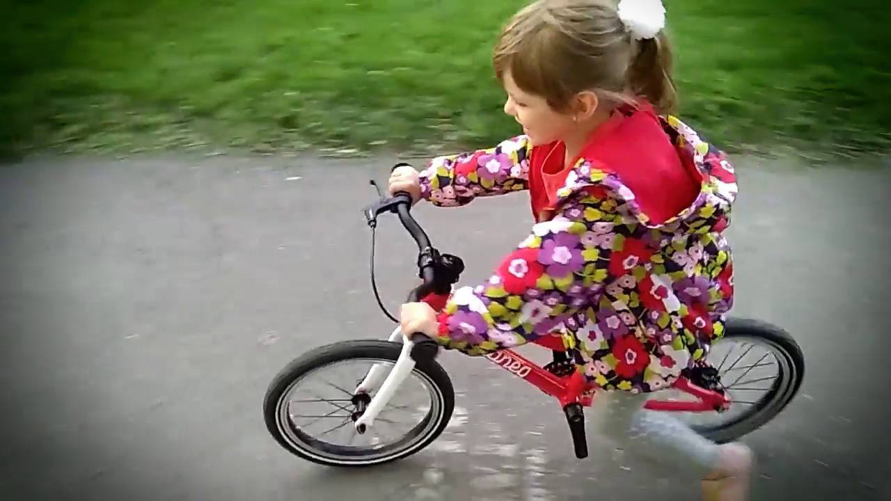Как быстро научить ребенка ездить на двухколесном велосипеде