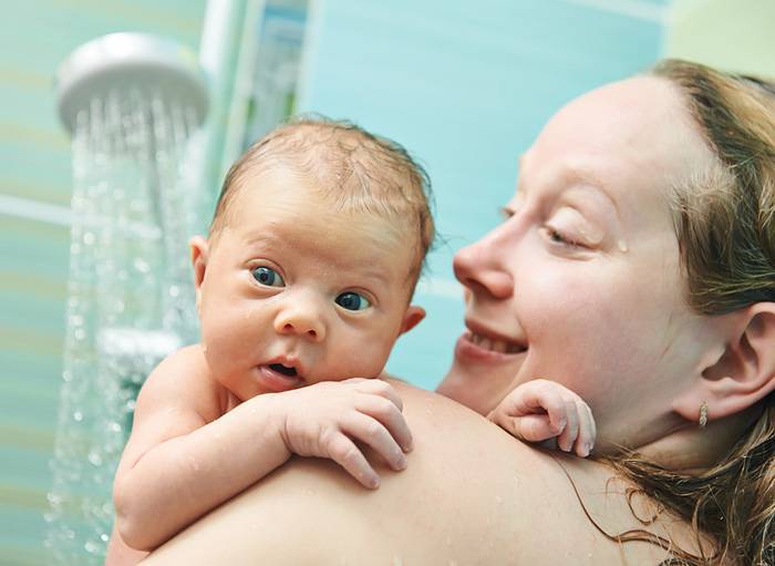 Гигиена и купание новорожденного ребенка