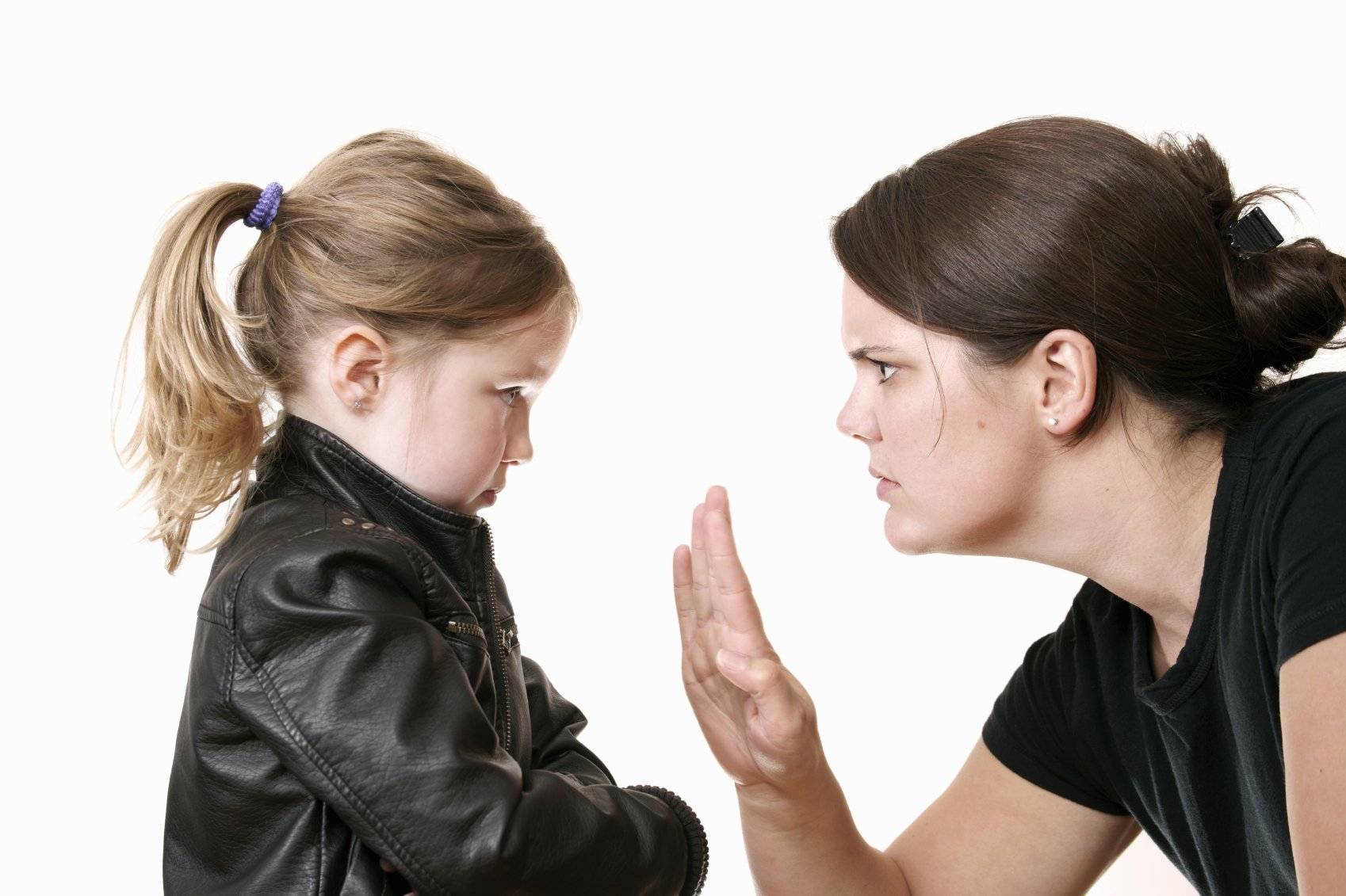 Как научиться не реагировать на манипуляцию ребенка плачем?