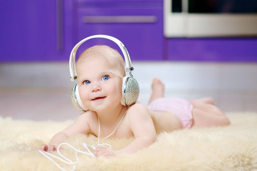 Какая музыка полезна для новорождённых?