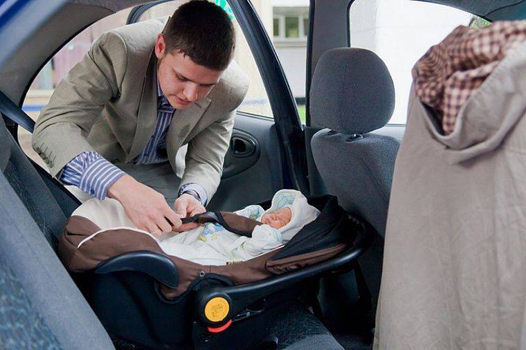 Правила перевозки детей в автомобиле: до 7-12 лет и старше