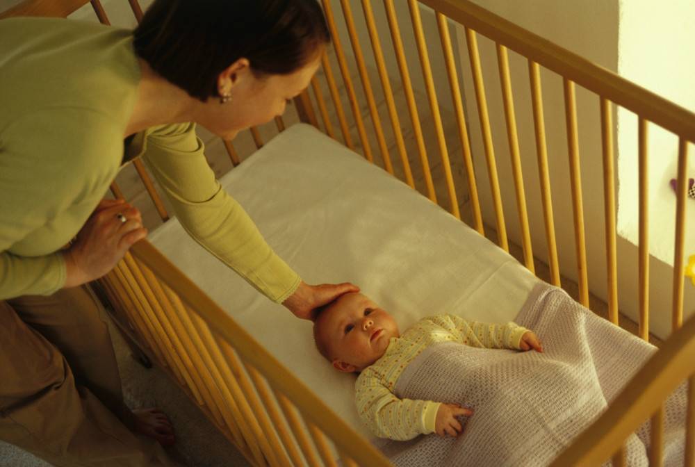 Как правильно укачивать младенца: инструкция - parents.ru