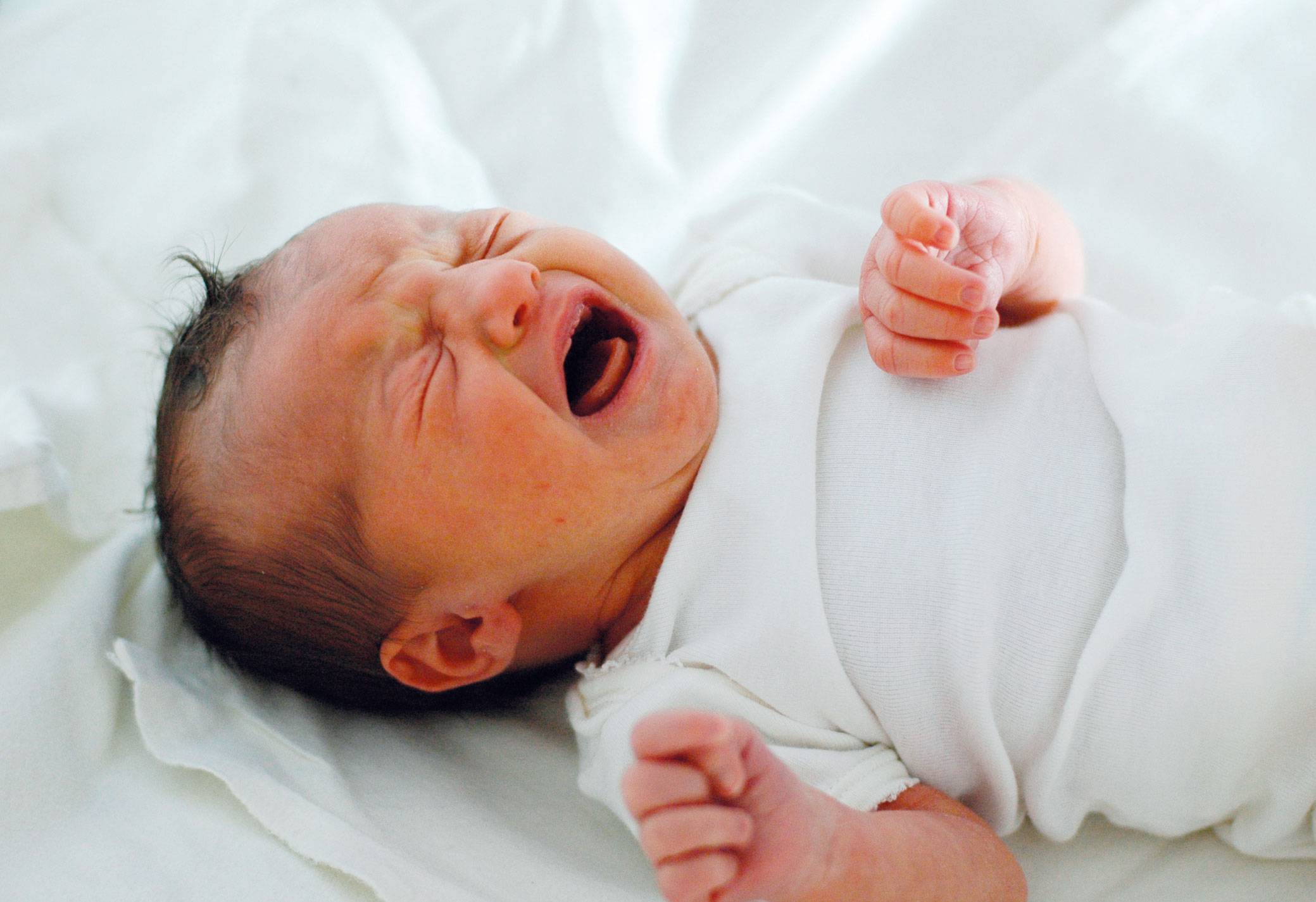Ребенок всхлипывает во сне: причины данного явления, и как от него избавиться?