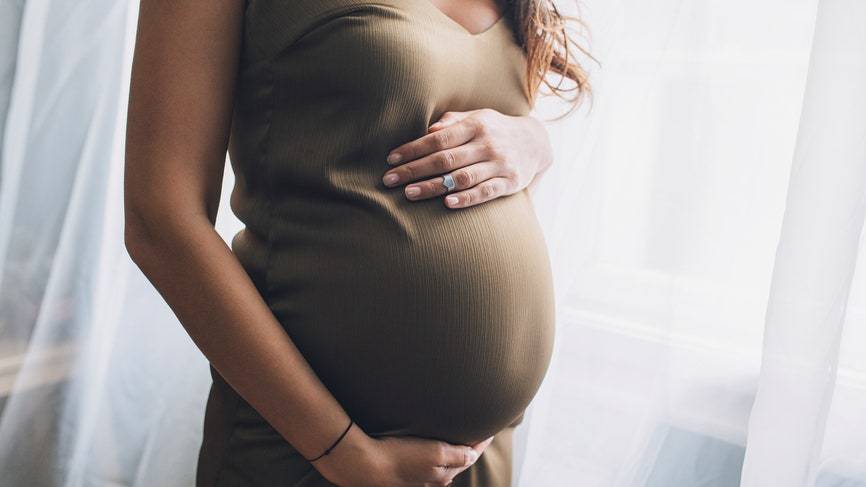 Беременные на последних сроках фото. Многоводие при беременности. Многоводие при беременности лечится или нет.