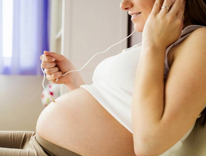 Ребёнок икает в животе при беременности: причины, стоит ли беспокоиться?