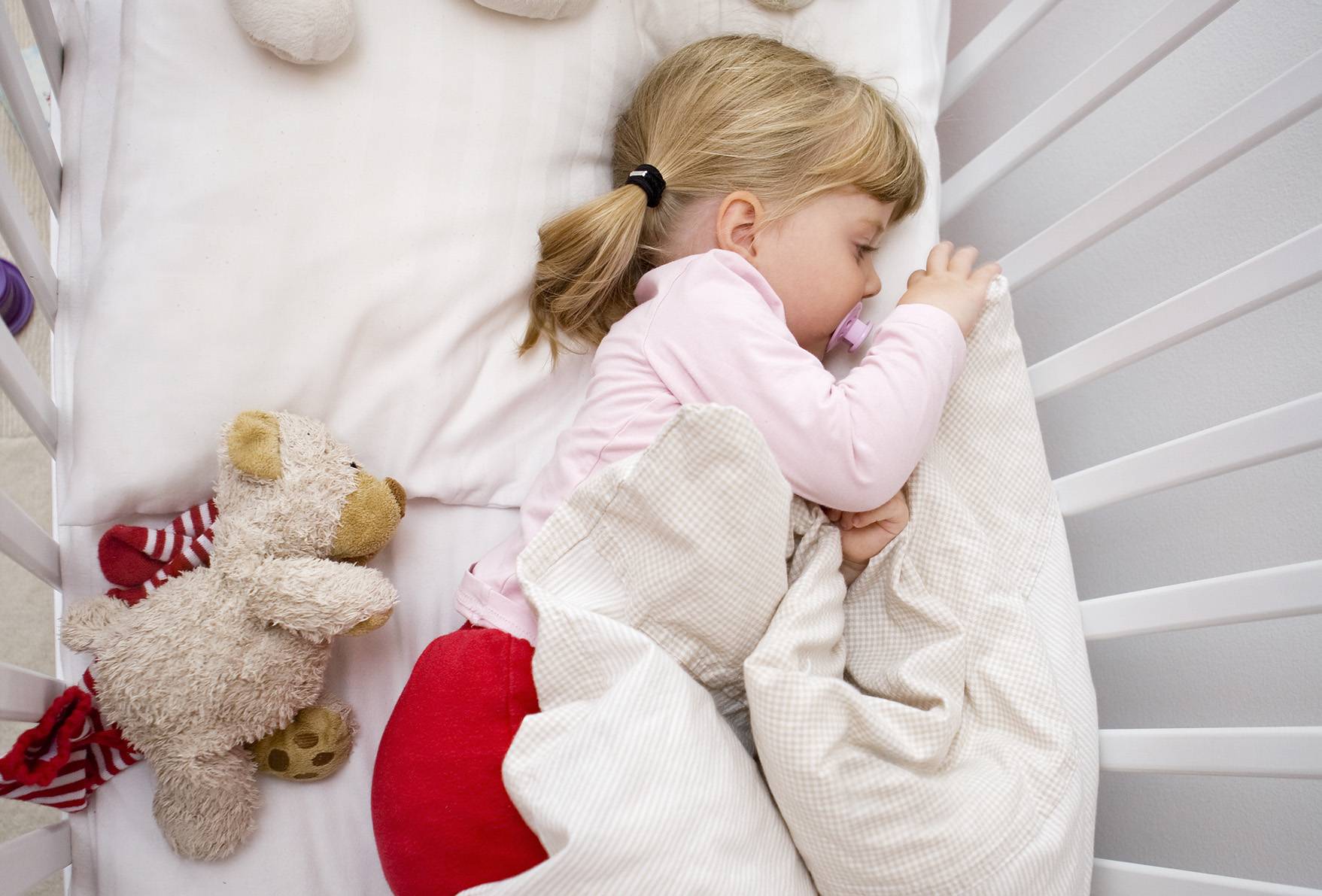 Почему ребенок плачет во сне
