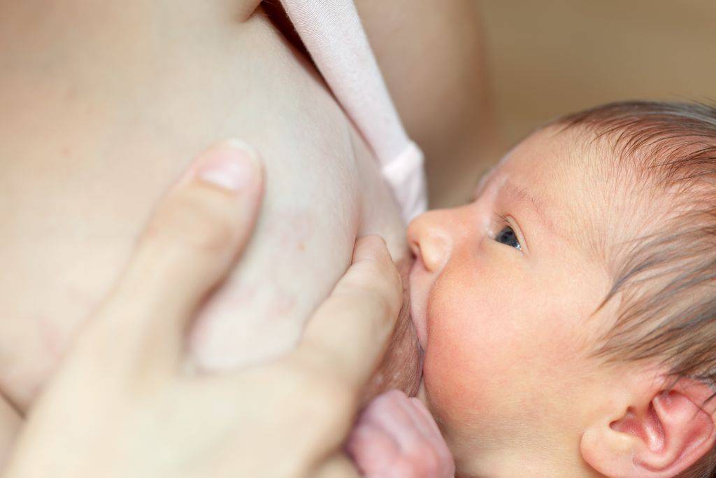 Как узнать, правильно ли ваш ребенок берет грудь?