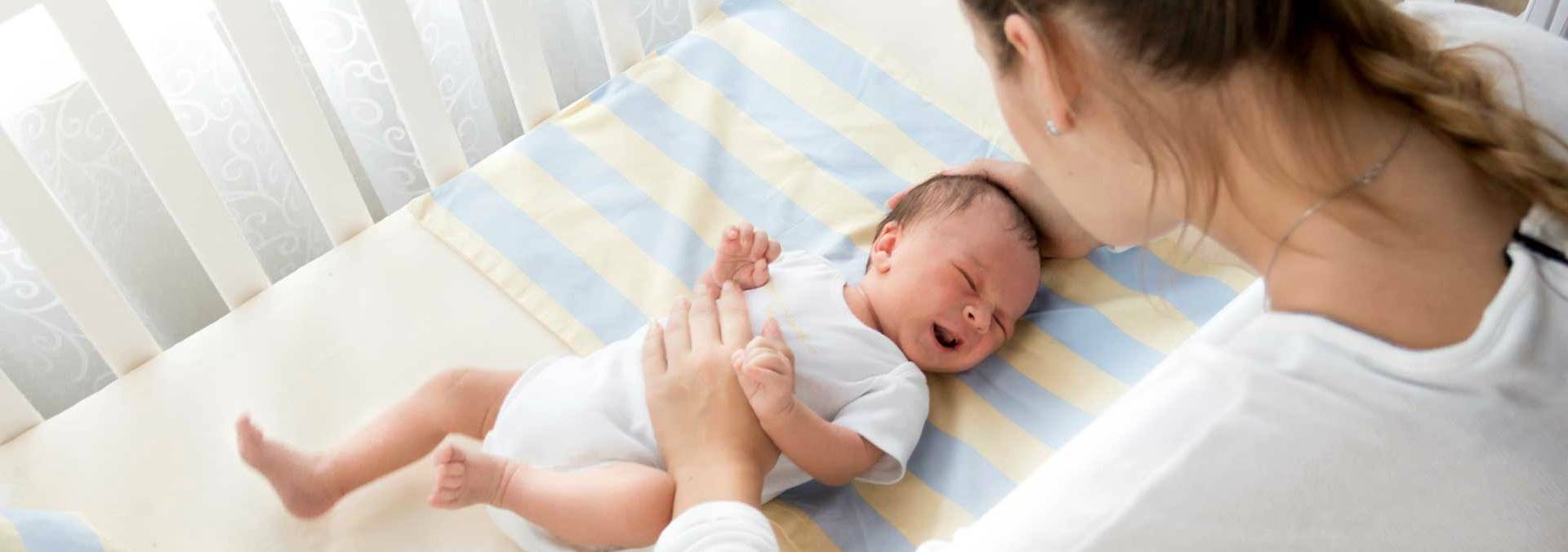 Как не приучить новорожденного ребенка к рукам?