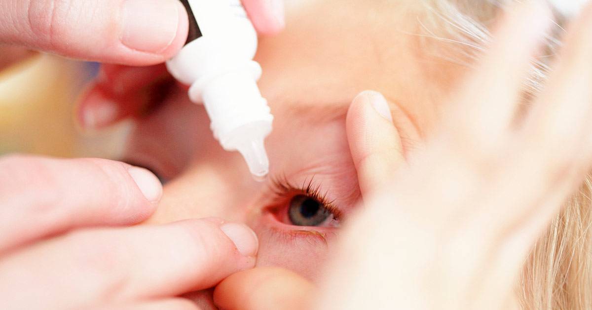 Как и чем правильно протирать и промывать глаза новорожденному ребенку
