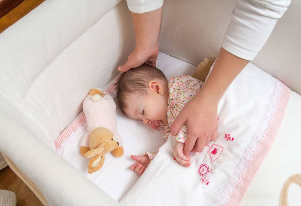 Как приучить ребенка засыпать самостоятельно в разном возрасте?