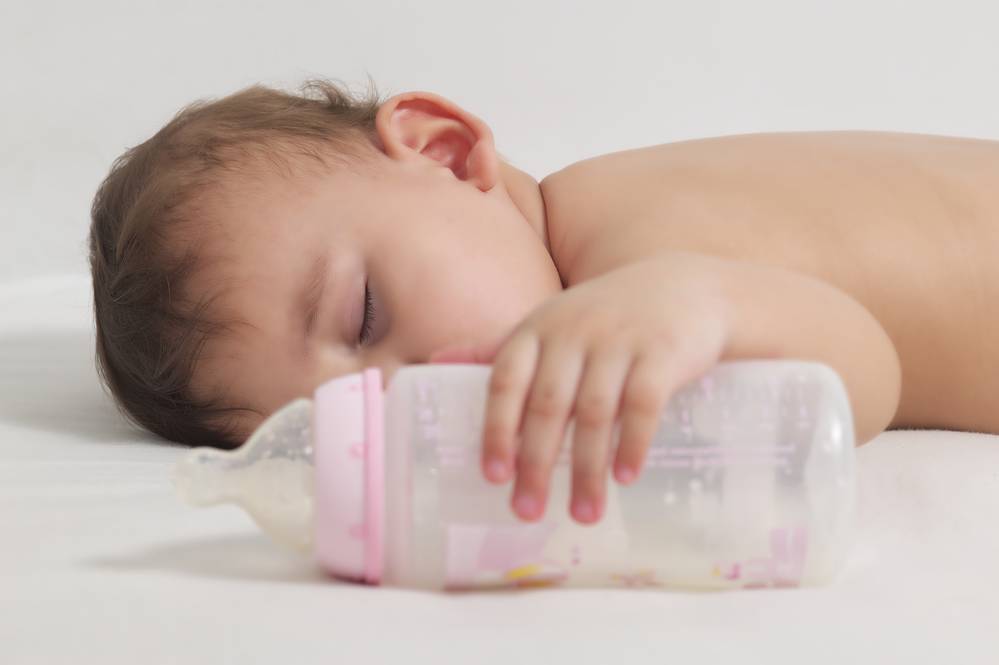 Как отучить ребенка от бутылочки и в каком возрасте это нужно делать